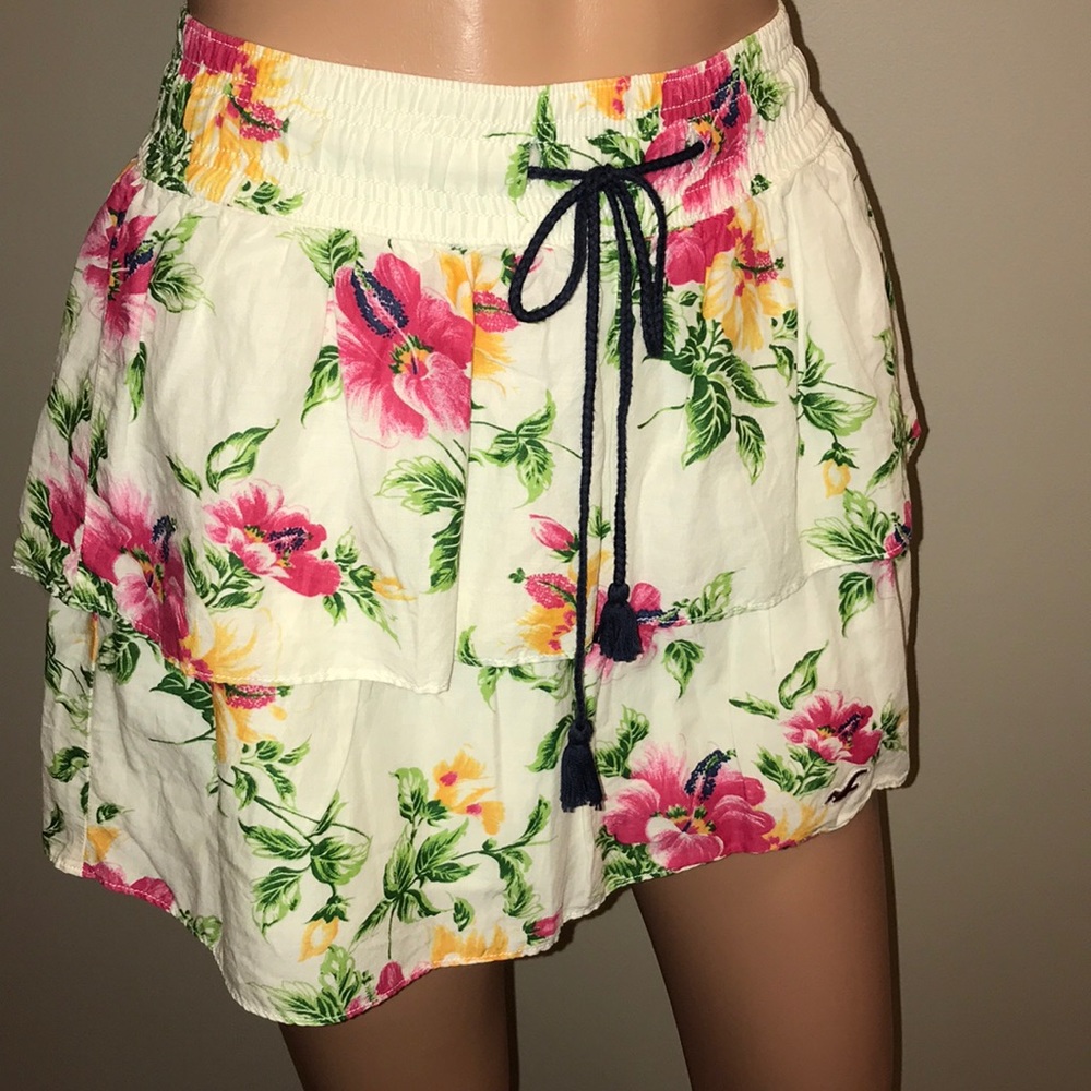 Hollister floral skirt XS